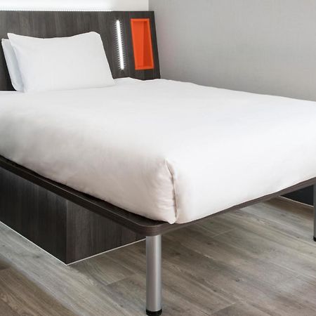 Easyhotel Ридинг Экстерьер фото